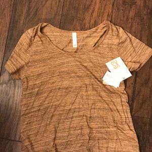 LulaRoe Classic T.